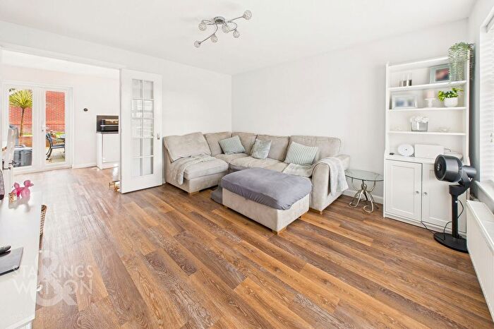 3 Bedroom Semi-Detached House For Sale In Wilde Road, Rackheath, Norwich, NR13