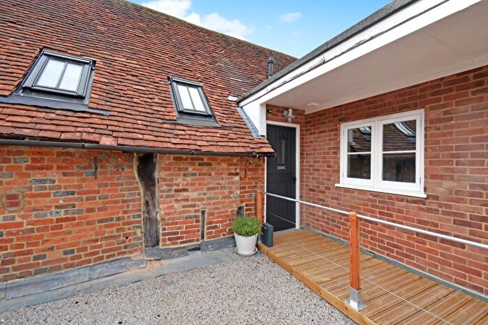 2 Bedroom Apartment For Sale In Swan Street, Kingsclere, Newbury, Hampshire, RG20
