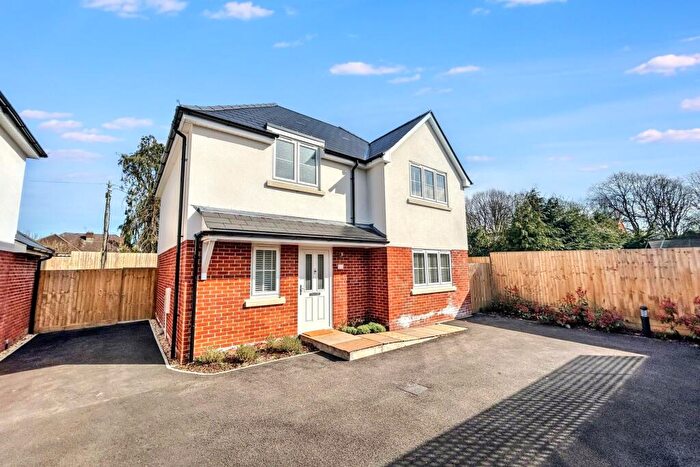4 Bedroom Detached House For Sale In Sturminster Marshall, BH21