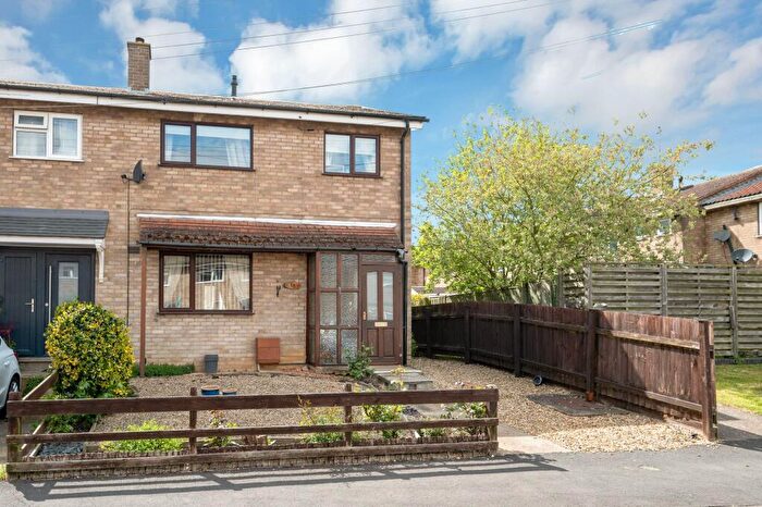 3 Bedroom End Of Terrace House For Sale In Andrew Road, Stamford, PE9