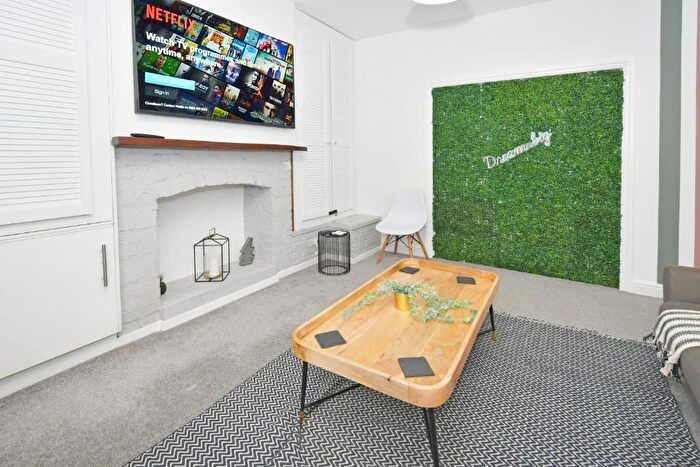 5 Bedroom House To Rent In London Road, Newcastle, ST5