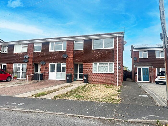 1 Bedroom Flat For Sale In Gloucester Close, Charlestown, Weymouth, DT4