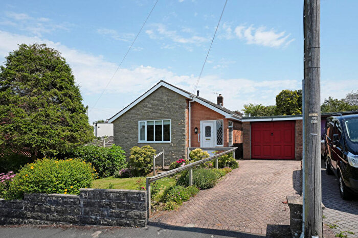 2 Bedroom Detached Bungalow For Sale In Peterborough Close, Sheffield, S10