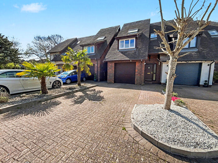 3 Bedroom Town House For Sale In Christchurch, BH23