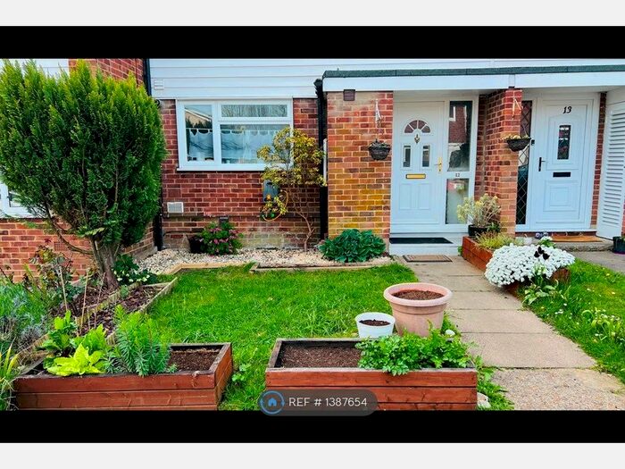 3 Bedroom Terraced House To Rent In Peverells Wood Close, Chandler's Ford, Eastleigh, SO53