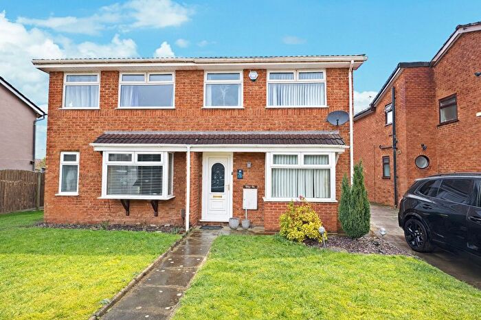 3 Bedroom Semi Detached House For Sale In Collingwood Way, Westhoughton, BL5