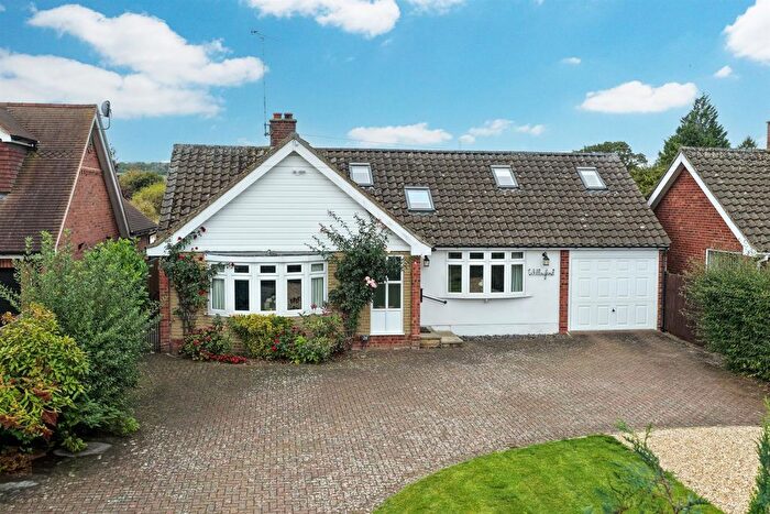 4 Bedroom Detached Bungalow For Sale In Slicketts Lane, Edlesborough, LU6