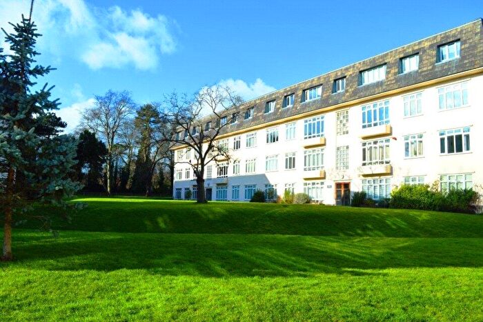 2 Bedroom Apartment For Sale In Park Court, Lawrie Park Road, London, SE26