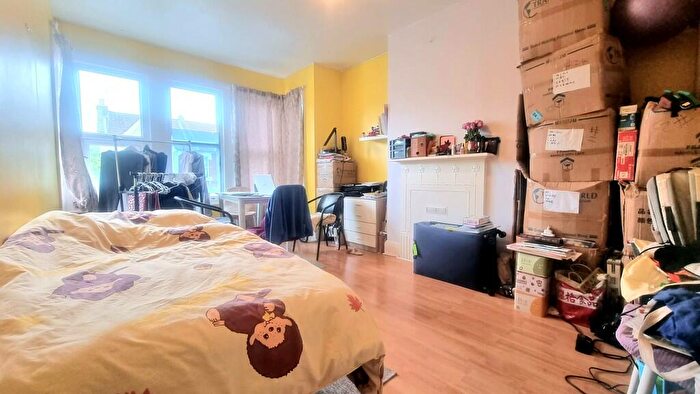 2 Bedroom Flat To Rent In B Vaughan Road, HA1