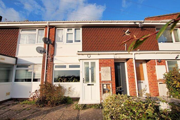 2 Bedroom Apartment For Sale In Exton Gardens, Portchester, PO16