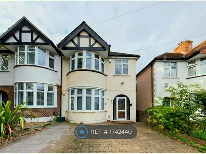 3 Bedroom Semi-Detached House To Rent In Chislehurst, Chislehurst, BR7