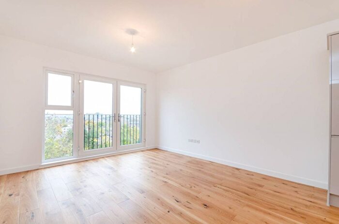 1 Bedroom Flat To Rent In Anerley Park, Crystal Palace, London, SE20