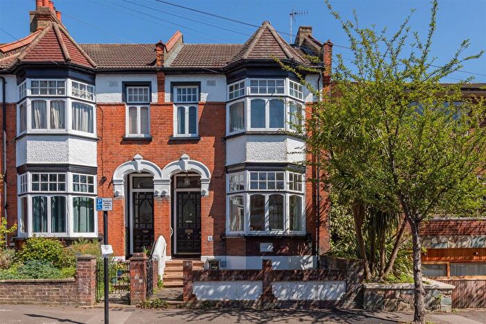 4 Bedroom Property For Sale In Woodstock Road, Walthamstow, E17