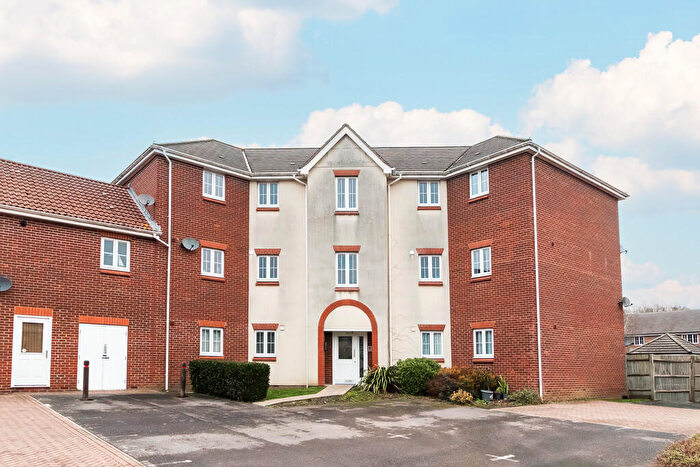 2 Bedroom Flat For Sale In Woodland Walk, Aldershot, GU12