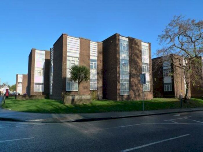 1 Bedroom Flat To Rent In Churchill Place Harrow, Middlesex, HA1