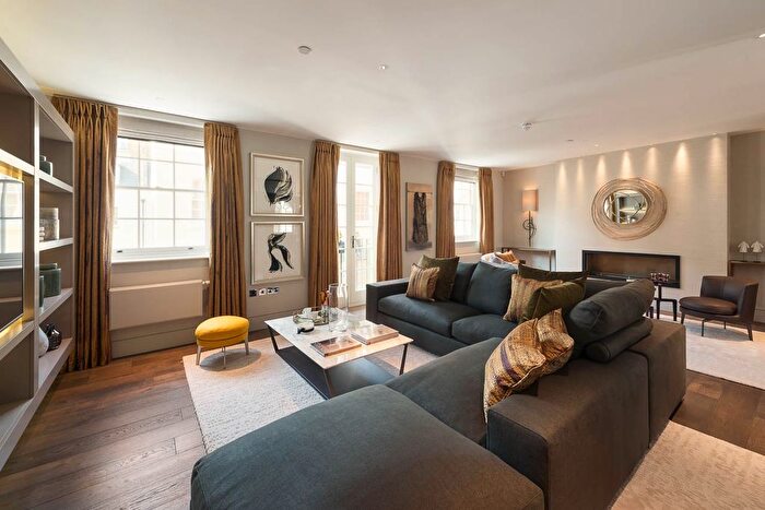 4 Bedroom Terraced House To Rent In Lyall Mews, Belgravia, London, SW1X