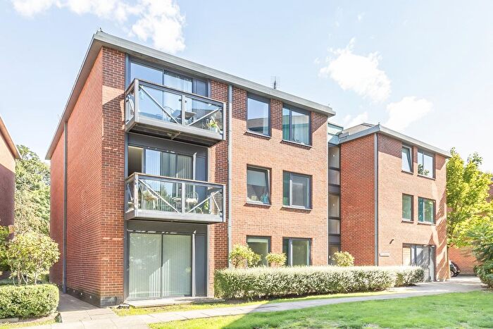 1 Bedroom Flat To Rent In Union Lane, Isleworth, TW7