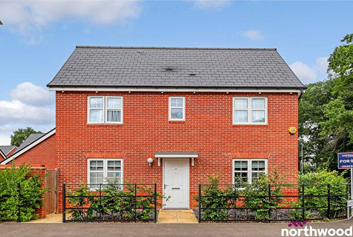 3 Bedroom Detached House For Sale In Avondene Drive, Colchester, CO4