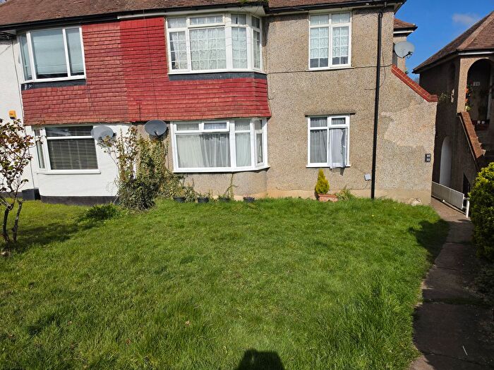 2 Bedroom Maisonette For Sale In Cray Valley Road, Orpington, BR5