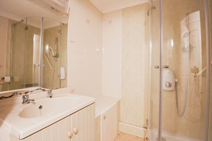 1 Bedroom Apartment For Sale In Brandreth Court, Harrow, HA1