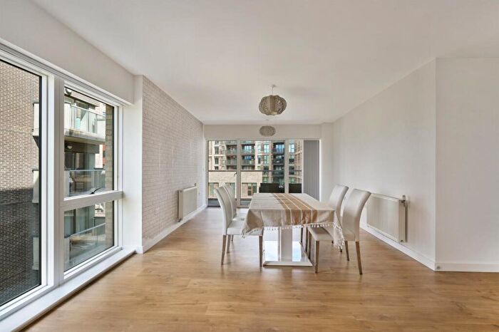 2 Bedroom Apartment To Rent In Bawley Court, Gallions Reach, London, E16