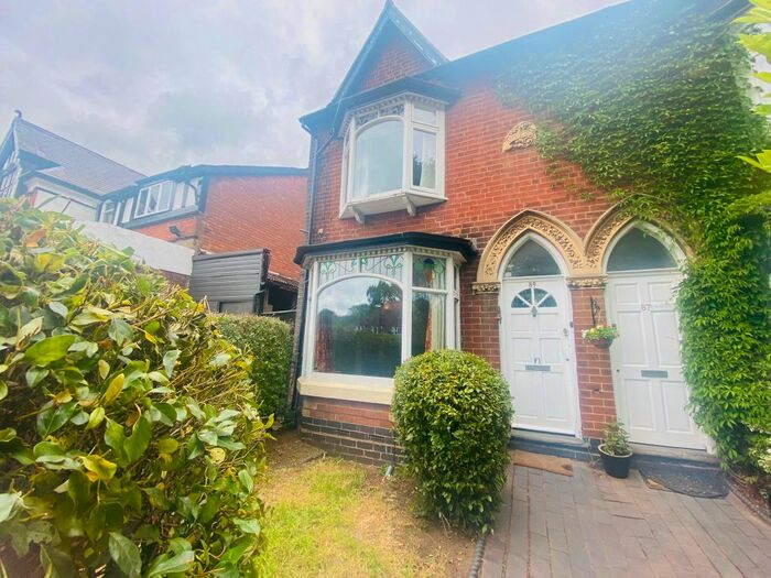 2 Bedroom Flat To Rent In Park Road, Sutton Coldfield, West Midlands, B73