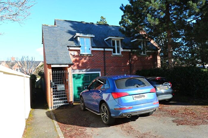 1 Bedroom Flat To Rent In Marne Close, Warwick, Warwickshire, CV34