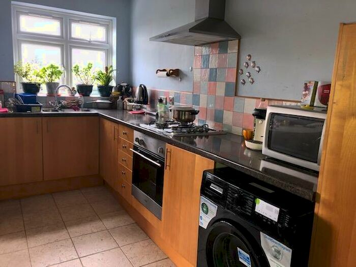 2 Bedroom Flat To Rent In South Green, Billericay, CM11