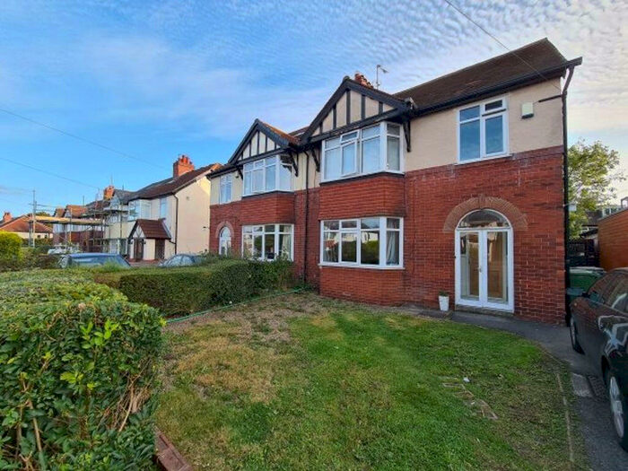 3 Bedroom House To Rent In St. Annes Road, Leeds, LS6