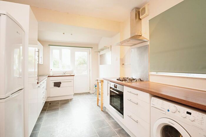 2 Bedroom House To Rent In Llantrisant Street, Cardiff, CF24