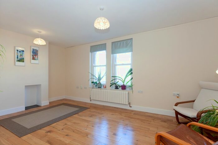 2 Bedroom Flat To Rent In Cowley Road, Oxford, OX4