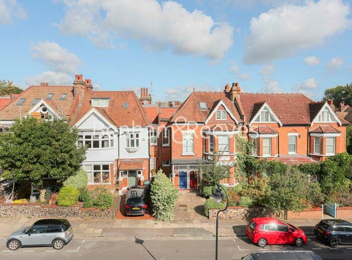 3 Bedroom Maisonette To Rent In Southwood Lawn Road, Highgate, N6