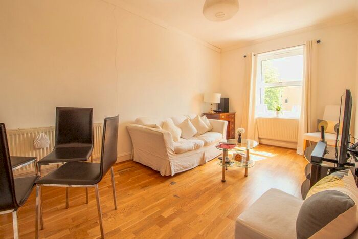 1 Bedroom Flat To Rent In Nayim Place, Amhurst Road, Hackney, E8