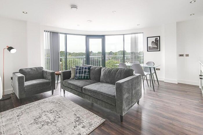 2 Bedroom Apartment To Rent In The Quadrant, Sand Pits, Birmingham, B1