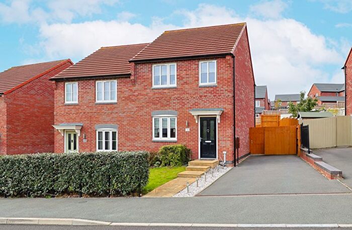 3 Bedroom Semi-detached House For Sale In Baker Road, Wingerworth, Chesterfield, S42