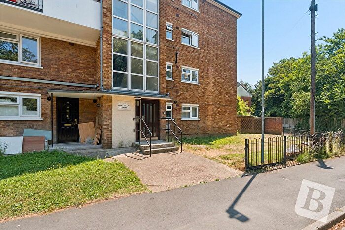 2 Bedroom Flat For Sale In Grantham Gardens, Chadwell Heath, RM6