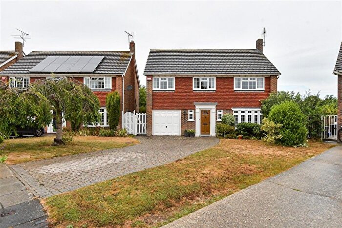 4 Bedroom Detached House For Sale In Winchester Gardens, Canterbury, Kent, CT1