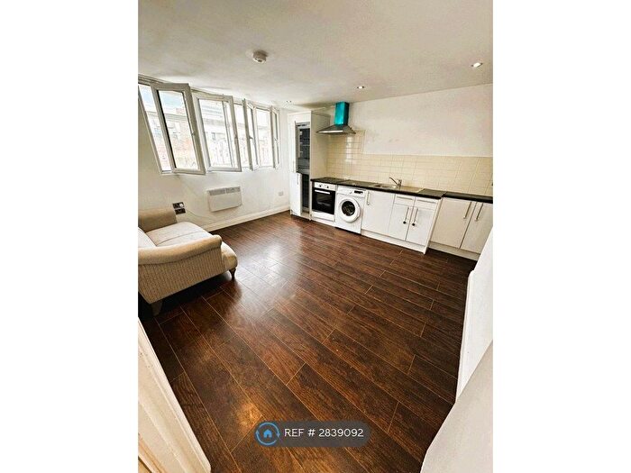 1 Bedroom Flat To Rent In High Street, New Malden, KT3