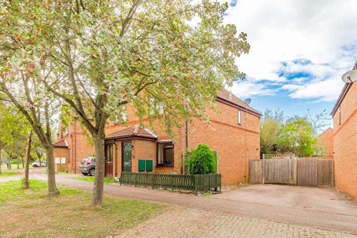 2 Bedroom Semi-Detached House For Sale In Isaacson Drive, Wavendon Gate, MK7
