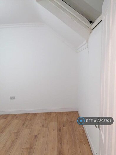 1 Bedroom Flat To Rent In Co-Operative Street, Goldthorpe, Rotherham, S63