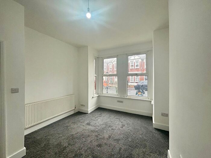 2 Bedroom Flat To Rent In Rectory Road, Manor Park, London, E12