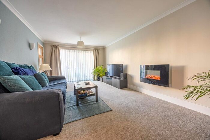 1 Bedroom Flat For Sale In Belworth Court, Belworth Drive, Cheltenham, GL51