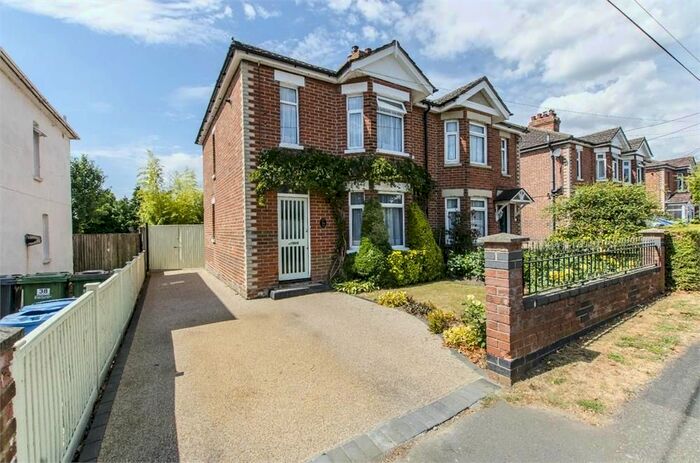 4 Bedroom Semi-Detached House To Rent In Shorts Road, Fair Oak, Eastleigh, SO50