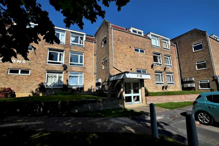 2 Bedroom Flat To Rent In Osborne Close, Hastings, TN34