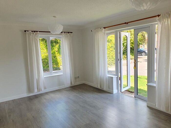 1 Bedroom Flat To Rent In Victoria Gardens, Newbury, RG14