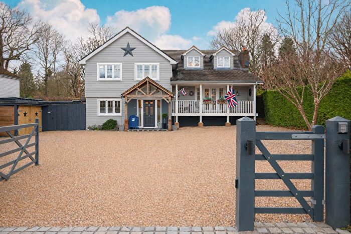 4 Bedroom Detached House For Sale In The Drive, Billingshurst, RH14
