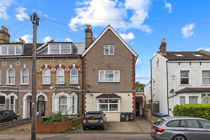 2 Bedroom Flat For Sale In Birchanger Road, London, SE25