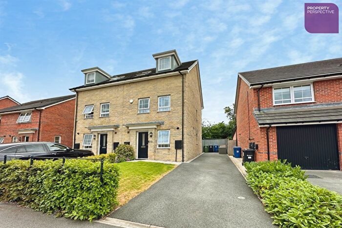 3 Bedroom Semi Detached House For Sale In Swinley Forest Drive, WA4