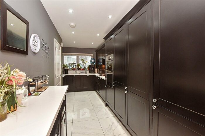 4 Bedroom End Of Terrace House For Sale In Eton Walk, Folkestone, Kent, CT19