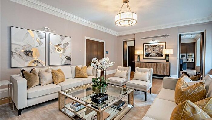 2 Bedroom Flat To Rent In Duke Street, Mayfair, London, W1K